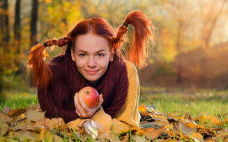 косички, девушка, яблоко, рыжеволосая, осень, улыбка